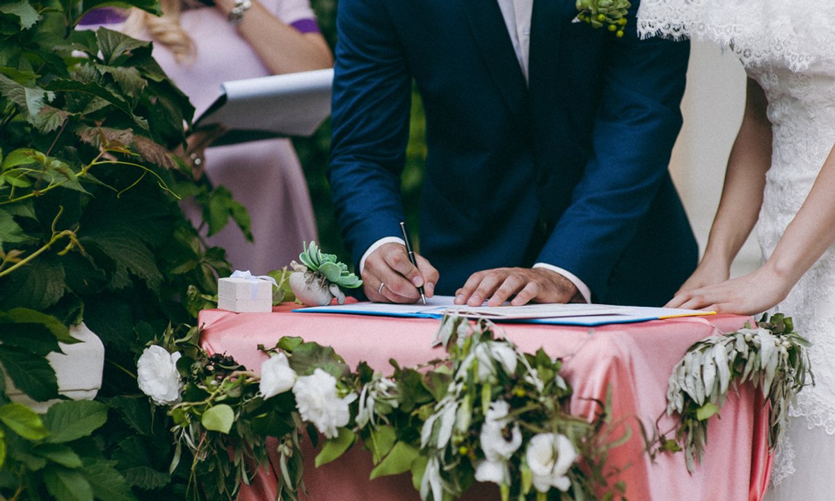 "Mój mąż cały czas mnie olewa. Zrobił to już w noc poślubną" [LIST]