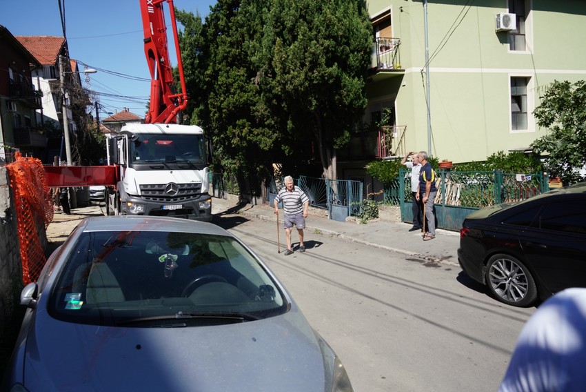 Kamion ispred gradilišta