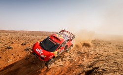 Sebastian Loeb złapał gumę i wycofał się z Rajdu Dakar