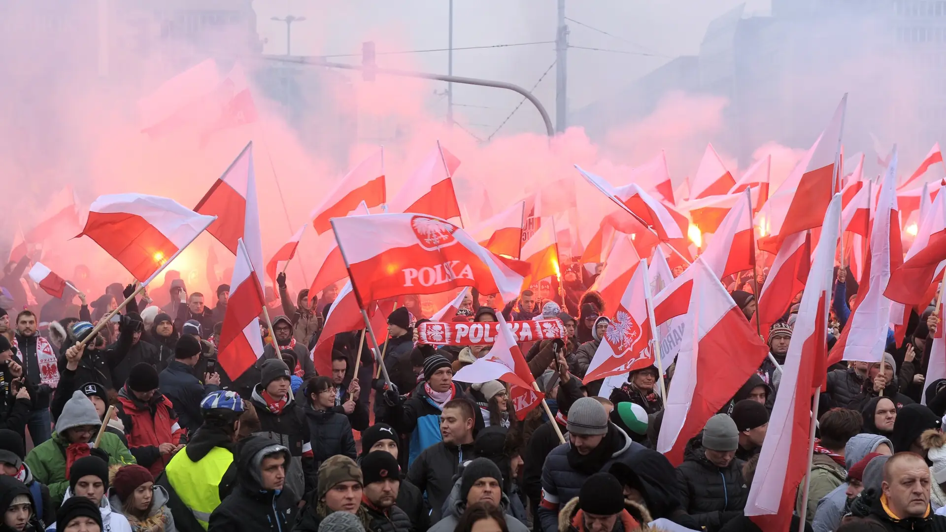 Nie idę na Marsz Niepodległości. Nie chcę maszerować pomiędzy wybuchającymi petardami