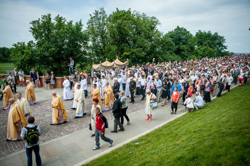 Procesja Bożego Ciała to wspólne świętowanie Tajemnic Wiary