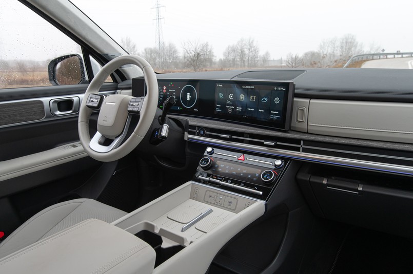 Hyundai Santa Fe Hybrid