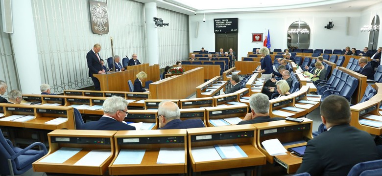 "SE": 60 dni wakacji dla senatorów. "Na dodatek, wrześniowe posiedzenie potrwa zaledwie trzy dni"