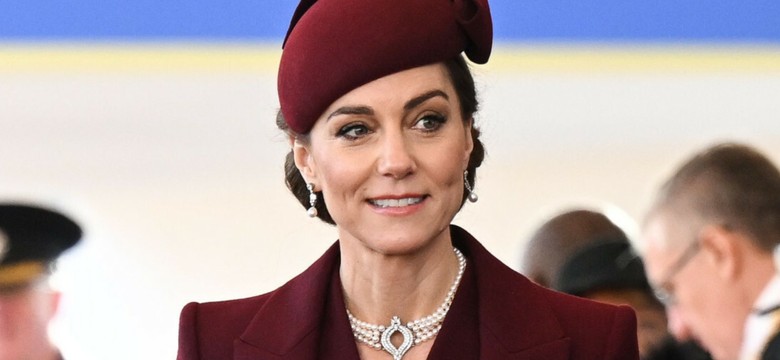 Księżna Kate z torebką Chanel. Wybrała najmodniejszy kolor sezonu