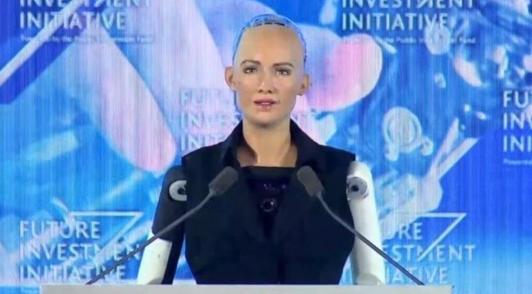 Napi izgi: gyereket vállalna az első szaúdi robotállampolgár