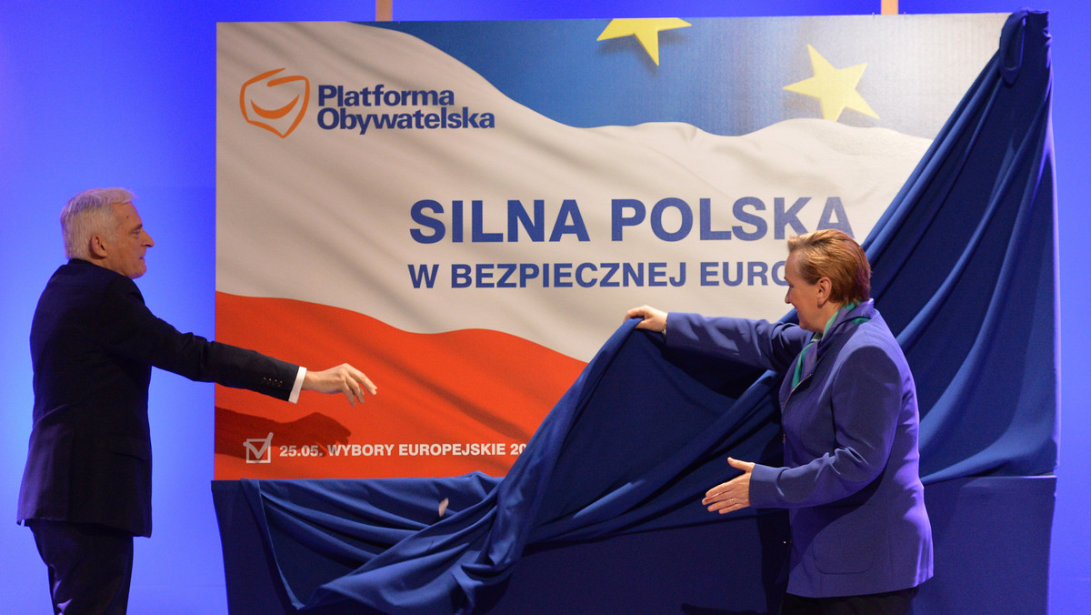 "Silna Polska w bezpiecznej Europie" - tak brzmi hasło Platformy Obywatelskiej na wybory do Parlamentu Europejskiego, które zostało zaprezentowane w sobotę w Krakowie. Tablicę z hasłem odsłonili były premier i były szef PE Jerzy Buzek oraz europosłanka Róża Thun.