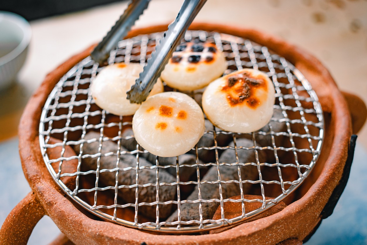 Niektorí radšej mochi ugrilujú.