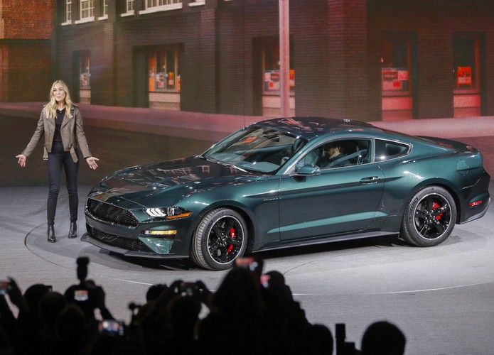 Nowy model Ford Mustang Bullitt prezentowała amerykańska aktorka Molly McQueen, wnuczka amerykańskiego aktora Steve'a McQueena.