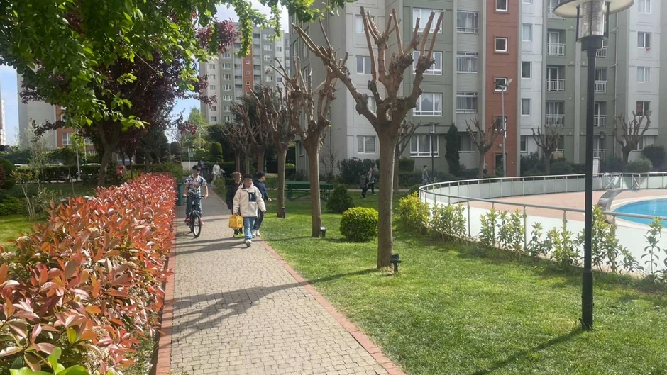 Ljudi napustili zgrade nakon zemljotresa u Istanbulu