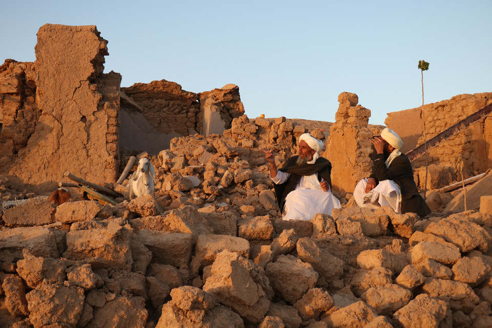 Bardzo silne trzęsienie ziemi nawiedziło Afganistan. Są duże zniszczenia, a ludzie stracili swój dobytek