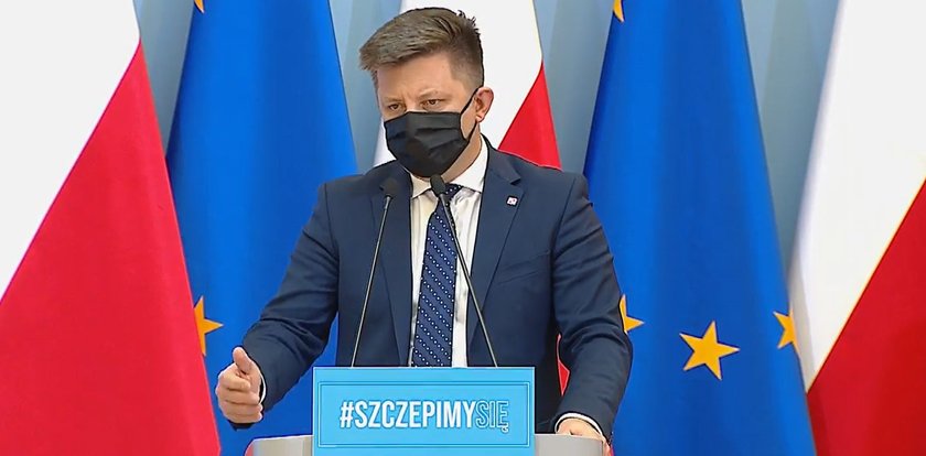 Dworczyk mówi, kto zawalił sprawę z zapisami na szczepienia