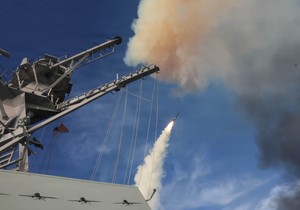 Lansiranje rakete "tomahavk" sa američkog razarača u operaciji "Epski bes" protiv Irana