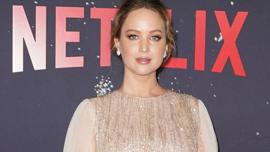 Jennifer Lawrence w zaawansowanej ciąży zachwyca na czerwonym dywanie. Zobaczcie jej suknię!