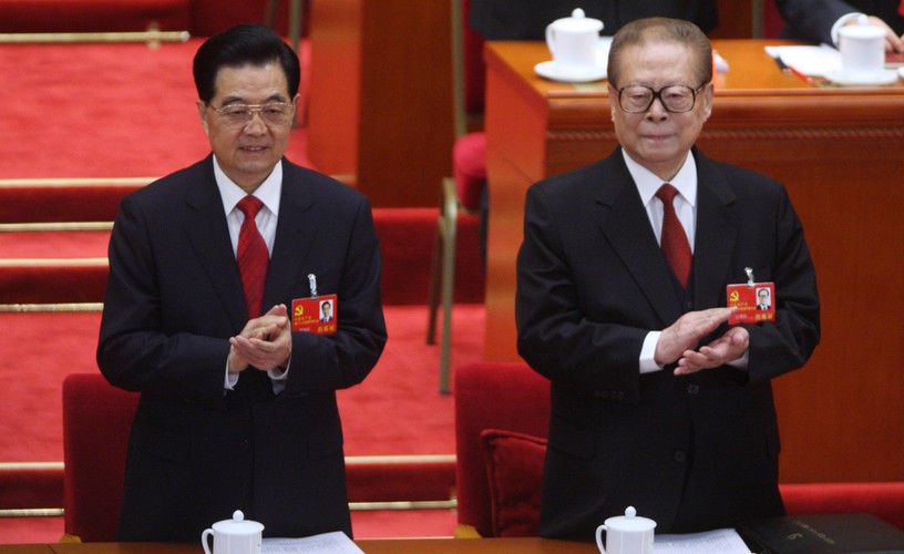 Hu Jintao i Jiang Zemin, obecny i były prezydent China 18. Kongresie Komunistycznej Partii Chin