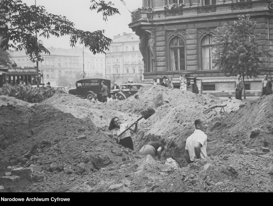 Sierpień i wrzesień 1939 r. - ostatnie dni pokoju, pierwsze dni wojny na podstawie zbiorów NAC.