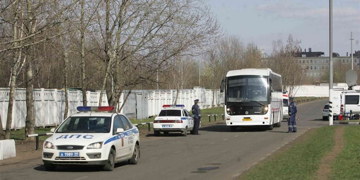 Rodziny jadą identyfikować ciała