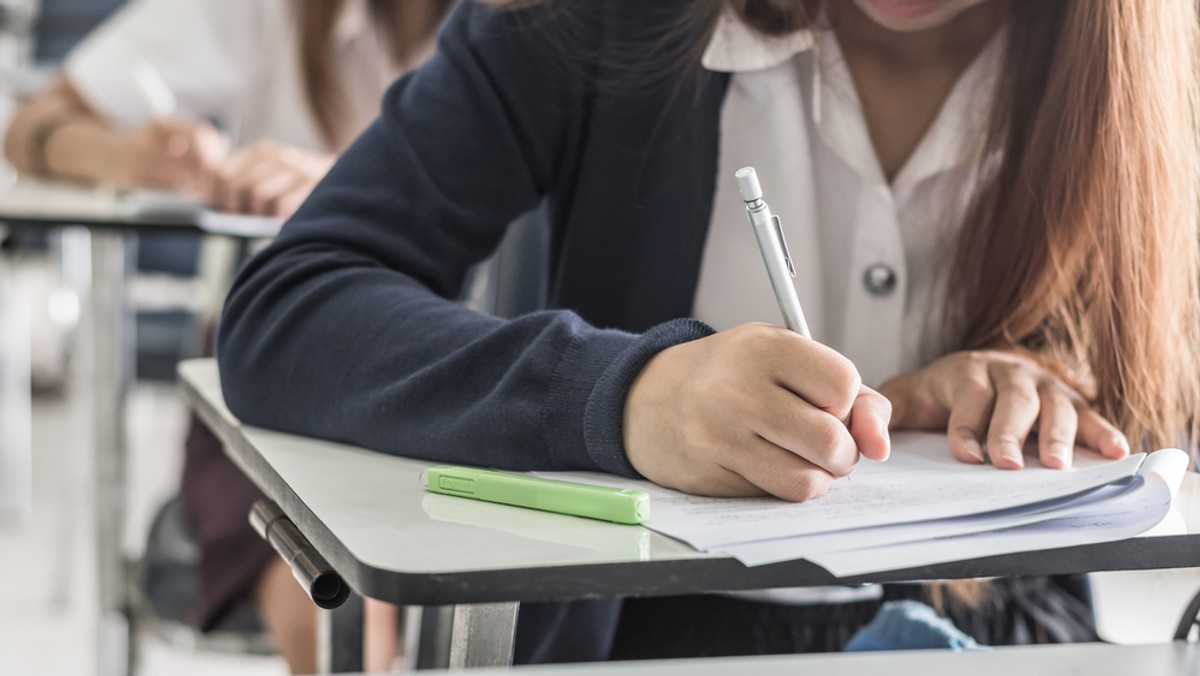 Uczniowie prestiżowego LO św. Marii Magadaleny w Poznaniu po przyjściu na próbną maturę usłyszeli, że egzamin się nie odbędzie, bo "obecna sytuacja wymaga radykalnych wyrazów sprzeciwu". Nauczyciele urządzili niezapowiedziany protest.