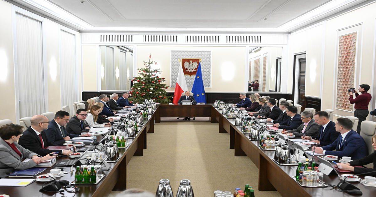 Rada-Ministr-w-w-rod-Kilka-um-w-na-pr-d-do-jednego-punktu-Co-si-zmieni-