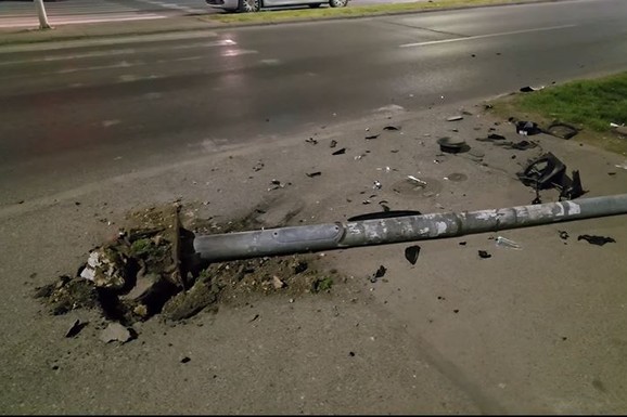 (VIDEO) TAKSISTA OBORIO SEMAFOR, PA POBEGAO! Uzbuna u Novom Sadu: Policija traga za vozačem