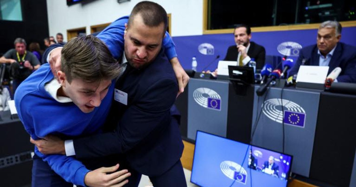 Országgyűlési képviselőjelölt lett Gyekiczki Márton, aki botrányt okozott Orbán strasbourgi sajtótájékoztatóján