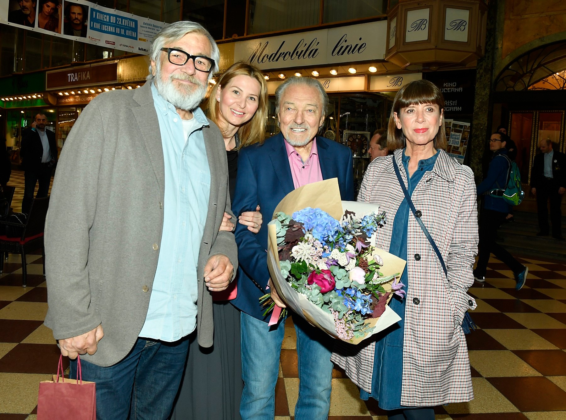 Jiří Bartoška, Andrea Bartošková, Karel Gott a Ivana Gottová.