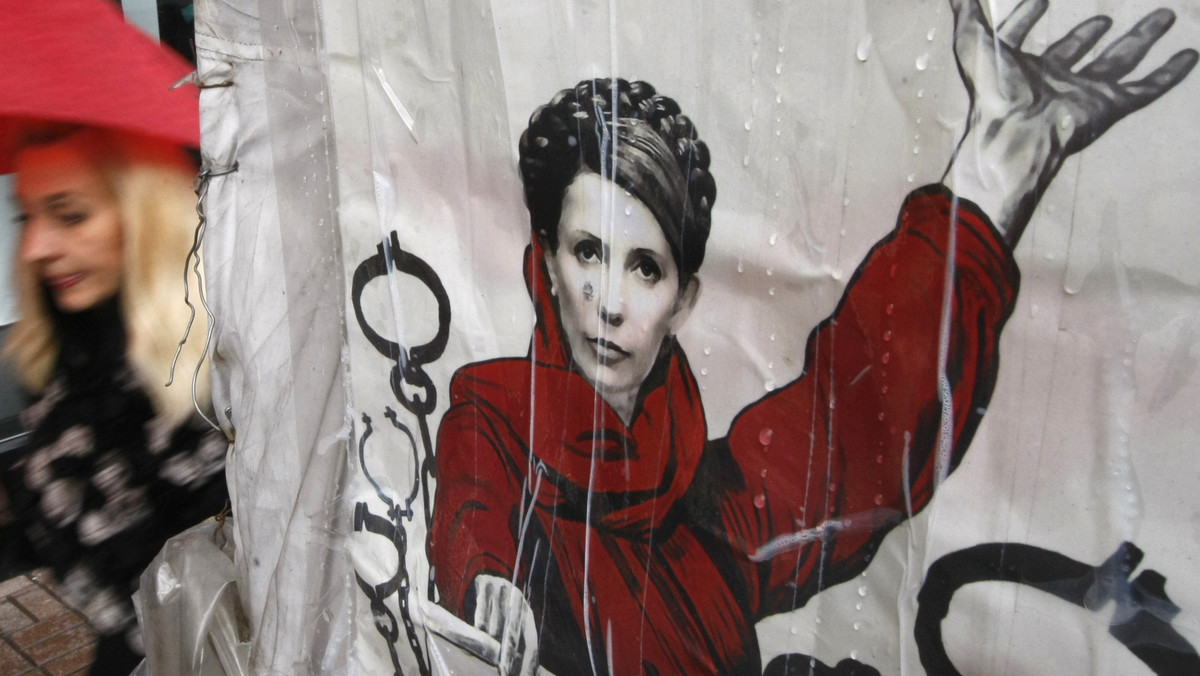 Córka byłej premier Ukrainy Julii Tymoszenko, opozycjonistki odsiadującej karę siedmiu lat więzienia, oświadczyła w Genewie, że wybory parlamentarne bez udziału jej matki w najbliższą niedzielę mogą doprowadzić do restauracji "dyktatury" na Ukrainie.