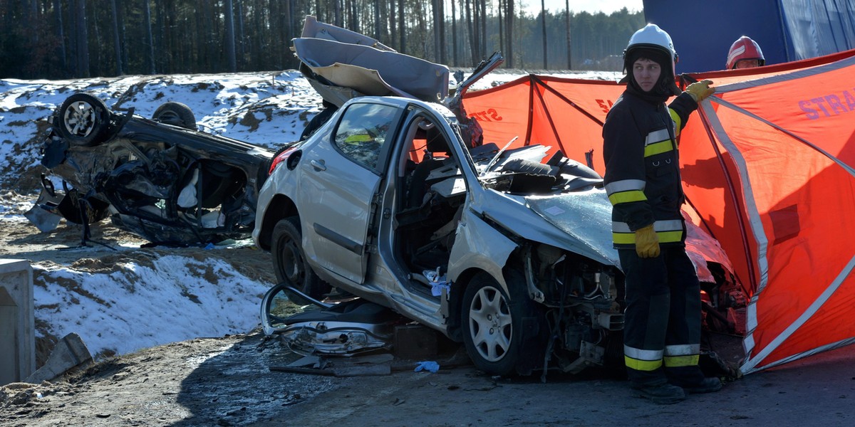 Pękła opona w tirze, wypadek ze skutkiem śmiertelnym