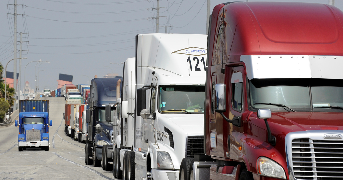 Tesla says it's ramping up its logistics business as delivery struggles ...