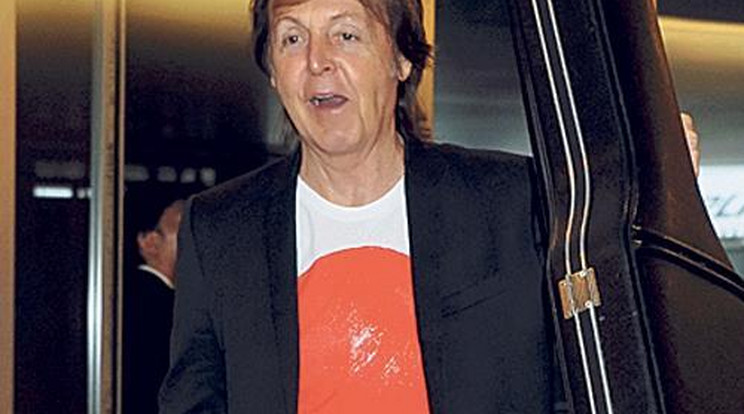 Vírustól robbant le  Paul McCartney