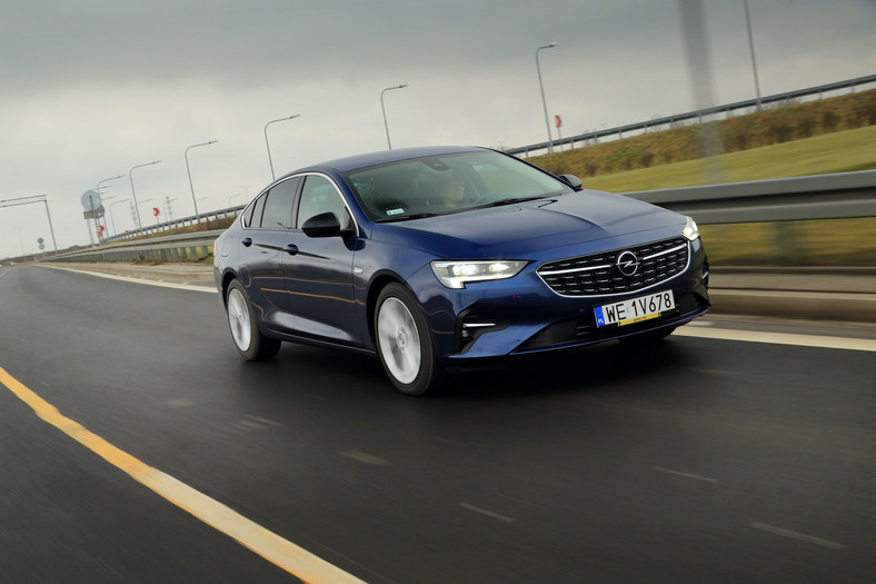 Opel Insignia – autostrada to jej żywioł