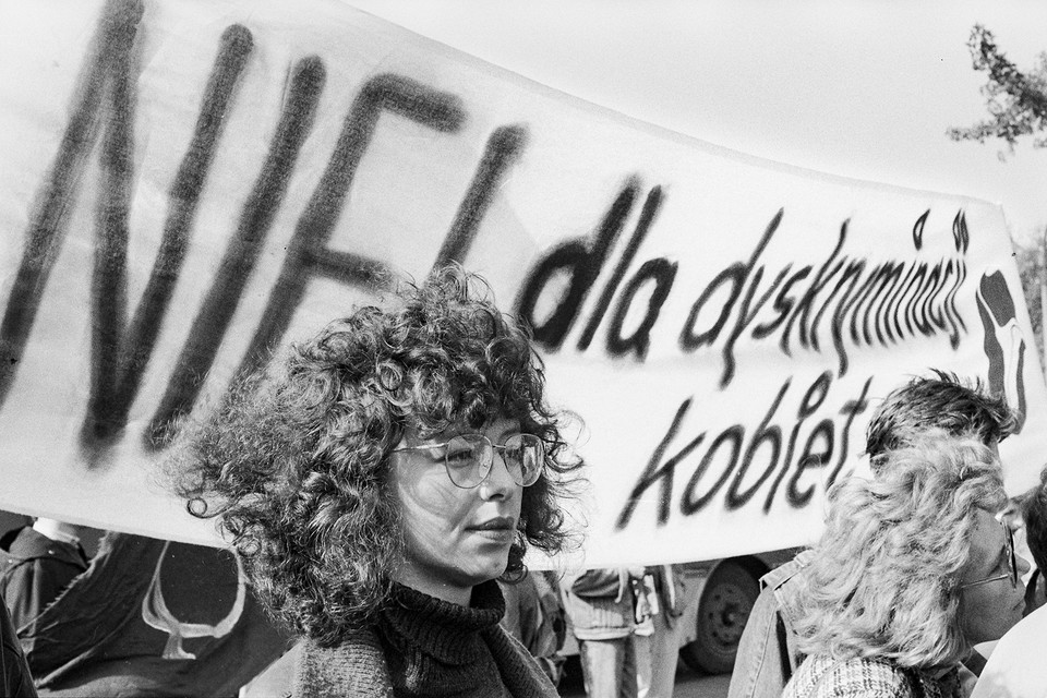 Anna Biała - protest przeciwko zaostrzeniu prawa do aborcji na skwerze pod Sejmem (29 września 1990 r.) 