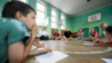 Szczecin:  Niezwykłe lekcje w SP 5. Dzieci uczą się języka migowego