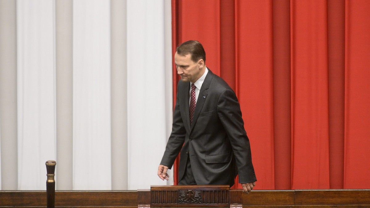 Dzisiejsze poranne posiedzenie sejmowe dotyczy debaty nad zmianami w prawie wyborczym. Dodatkowo istotną kwestią ma być także polemika ws. stanowiska rządu wobec organizacji uroczystości obchodów 70. rocznicy zakończenia II wojny światowej, która w tym roku ma odbyć się w Gdańsku, jak zapowiedział prezydent Bronisław Komorowski.