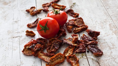 A szakácsnő barátnőm árulta el a házilag készíthető aszalt paradicsom titkát. Azóta csakis így csinálom - kiskegyed.hu