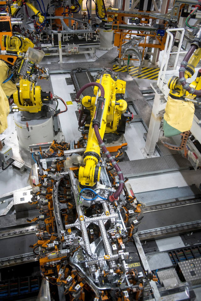 Największy robot w fabryce Seata