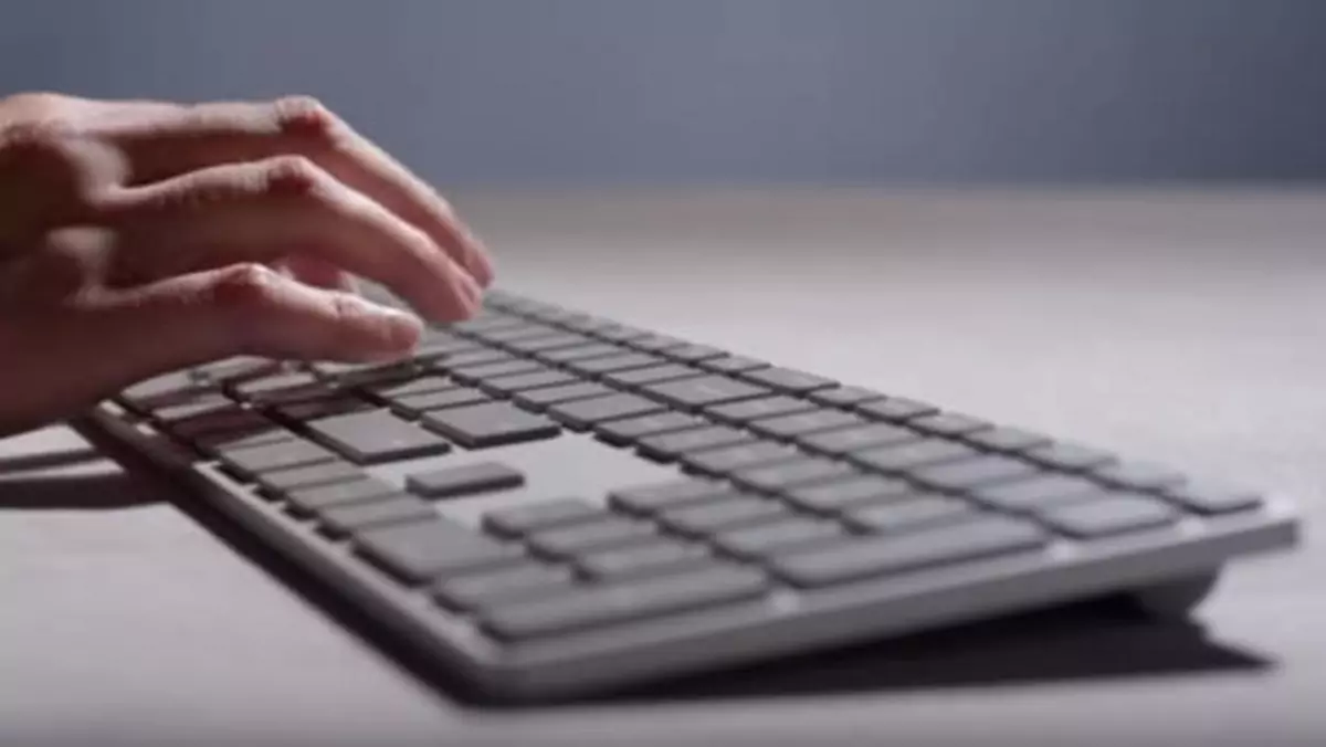 Microsoft Modern Keyboard - klawiatura z czytnikiem linii papilarnych (wideo)