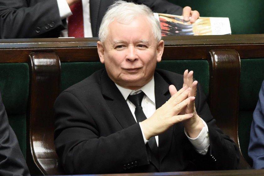 Kaczyński nie bronił Macierewicza!