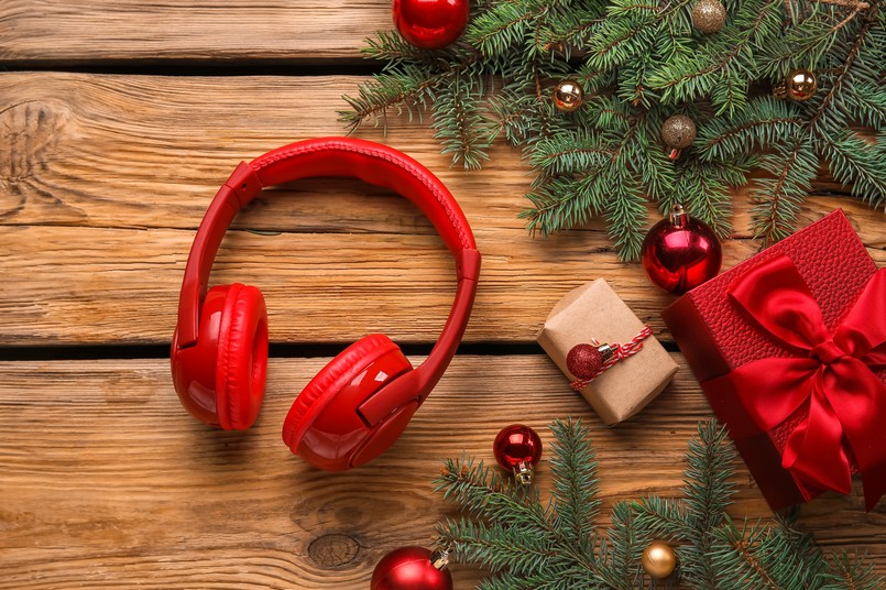 Composition,With,Modern,Headphones,,Christmas,Gifts,,Balls,And,Fir,Branches