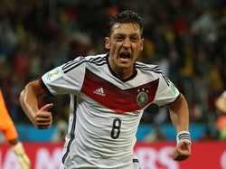 Męczyli, męczyli i wymęczyli. Niemcy dopiero w dogrywce zapewnili sobie awans. WIDEO