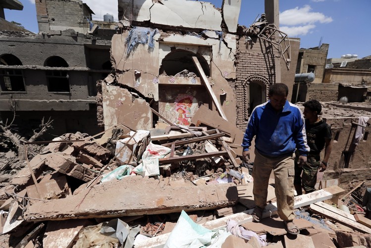 JEMEN. Naloty na zbuntowane miasto Sana