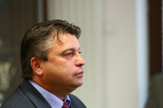 Wybory w PZPN: Na razie Kosecki wygrywa z Bońkiem