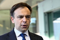 Ograniczenie dostępu do gotówki? Minister Finansów mówi jasno