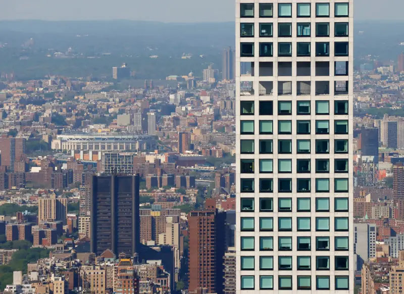 Wiatr buja apartamentami w &quot;432 Park Avenue&quot;. Patodeweloperka w USA