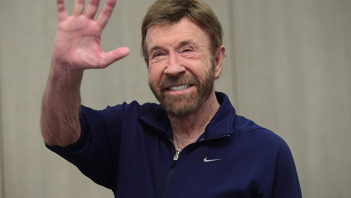 Chuck Norris porzucił Hollywood. Teraz sprzedaje... wodę mineralną