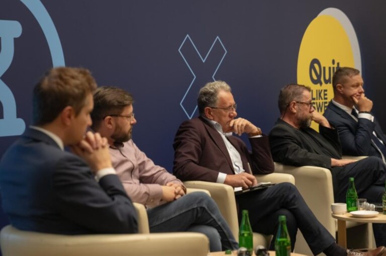 Fundacja Longevity i Quit Like Sweden o skutecznej polityce publicznej w walce z uzależnieniami – relacja z sejmowej konferencji
