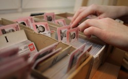 Komisja Europejska zagroziła, że odbierze Polsce dotacje. Prace nad nowym dowodem ruszyły z kopyta. Co będzie potrafił?