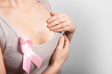 Mellrák: jó eséllyel gyógyítható, ha ezeket a korai tüneteket időben észreveszi
