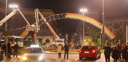 Tęcza znika z placu Zbawiciela