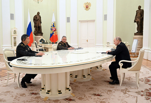 Spotkanie Władimira Putina i Siergieja Szojgu z Li Shangfu