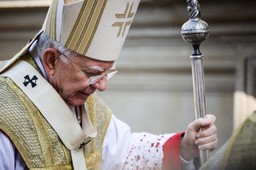 luksusowa emerytura abpa marka jędraszewskiego. policzyli, ile dostanie miesięcznie